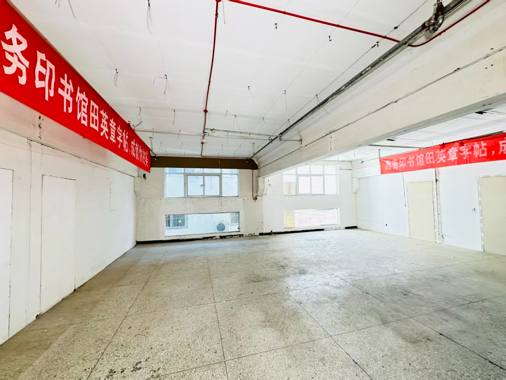 中迈红东方广场建议再强化“人工智能算力中心、AI应用孵化、数字经济示范园”等产业概念，会更符合产业园招商语言